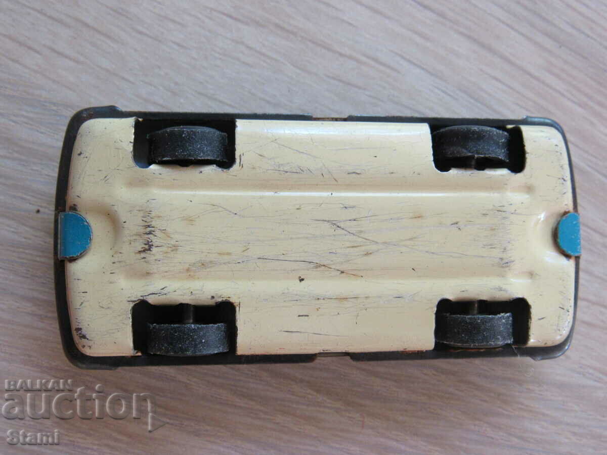 Collectible metal cart - 5 Collectible metal cart - 5