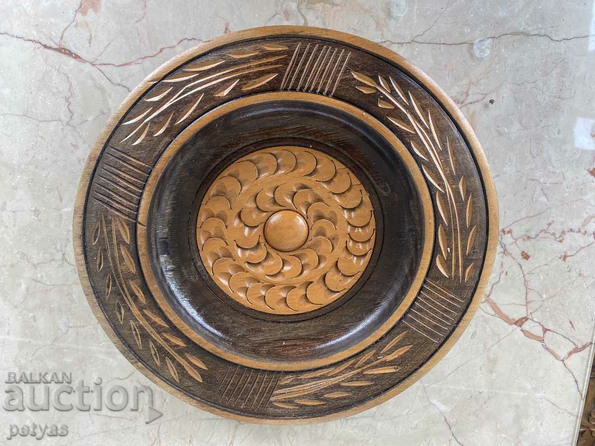 Wood carving - plate 28 CM