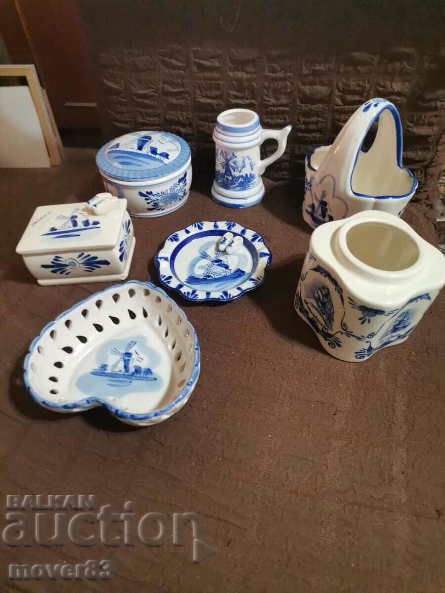 Porcelain souvenirs. Lot. Delft