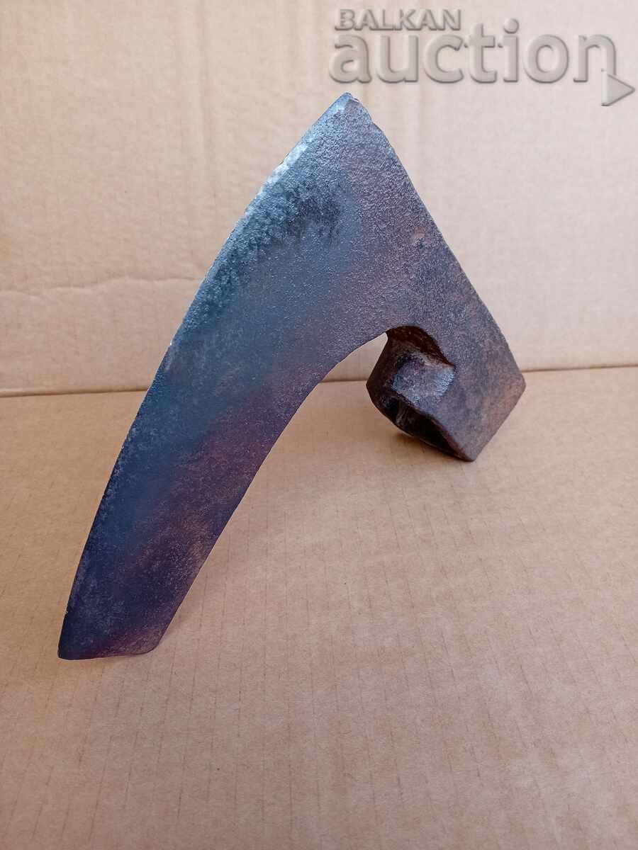 antique hand forged axe - 5