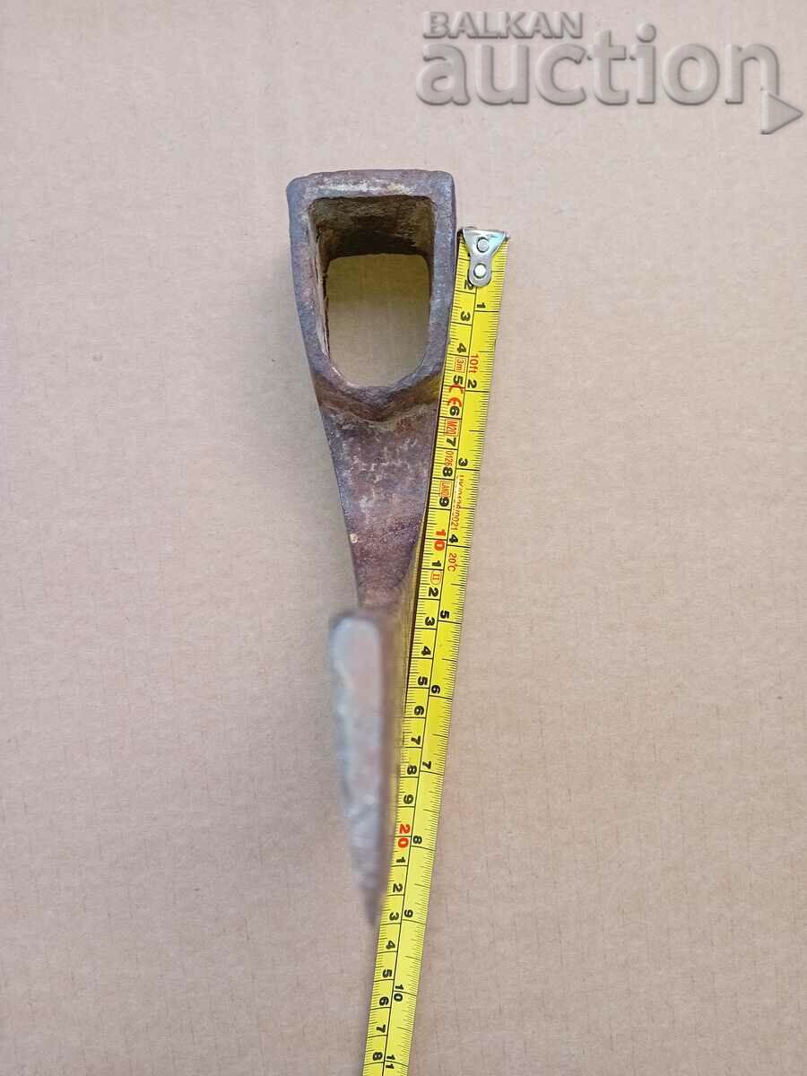 antique hand forged axe - 7