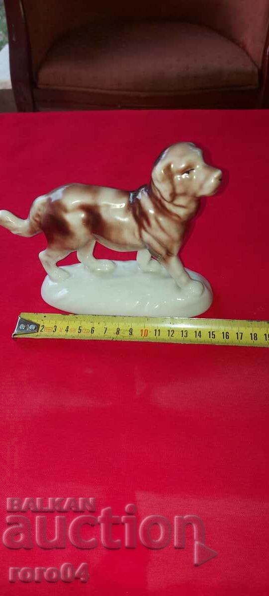 PORCELAIN STATUETTE - 5 PORCELAIN STATUETTE - 5