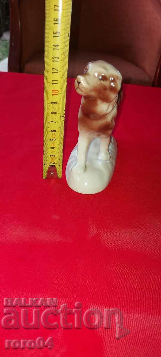 PORCELAIN STATUETTE - 6 PORCELAIN STATUETTE - 6