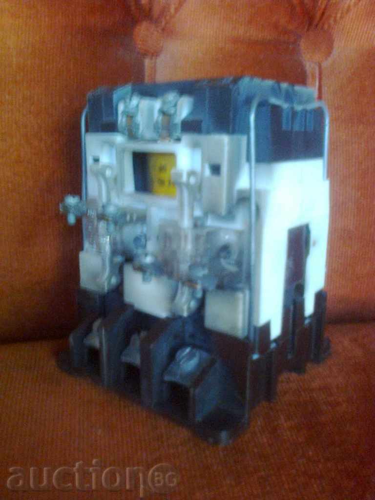 Contactor V40E 500 V 40A with price 19.00 BGN | € 9.71 Contactor V40E 500 V 40A with price 19.00 BGN | € 9.71