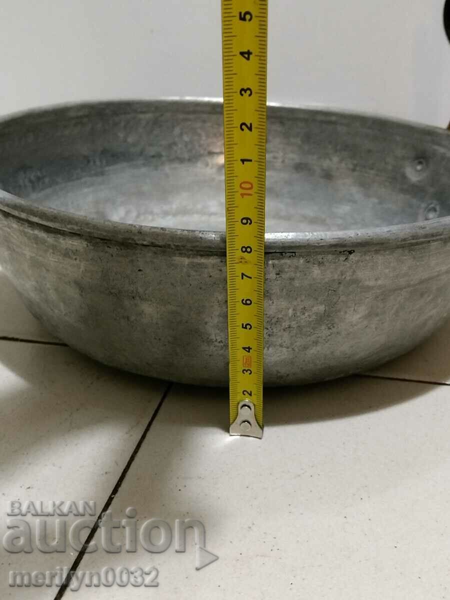 Delivery of Old copper pan, copper, tray, copper vessel Delivery of Old copper pan, copper, tray, copper vessel