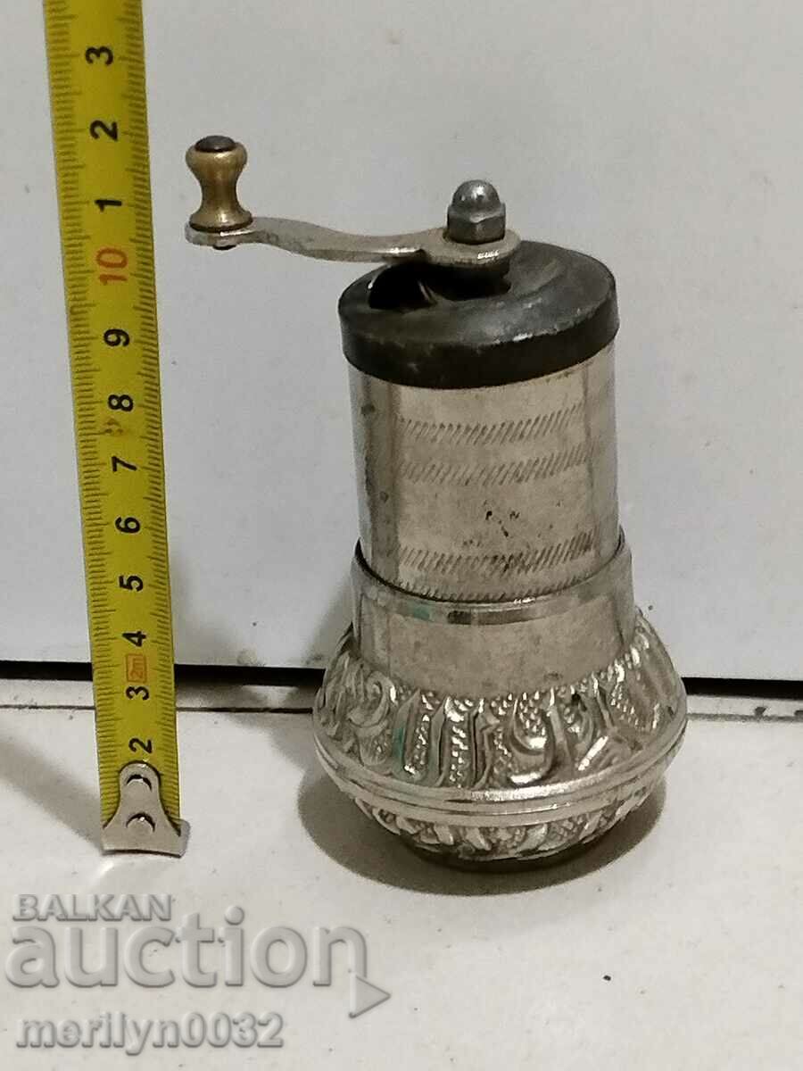 Παράδοση Μικρός μύλος πιπεριάς Παράδοση Μικρός μύλος πιπεριάς