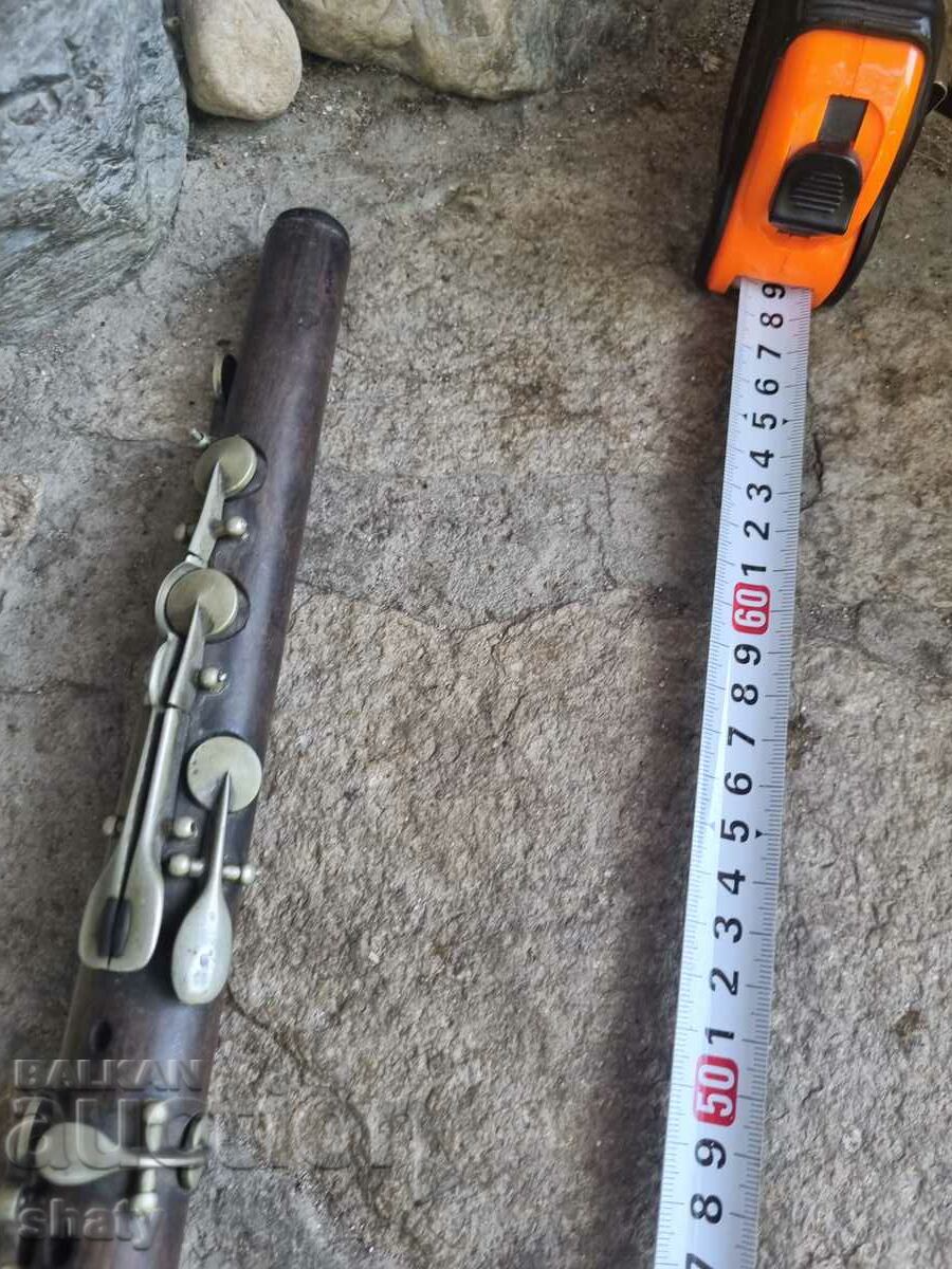 An old flute with price 155.00 BGN | € 79.25 An old flute with price 155.00 BGN | € 79.25
