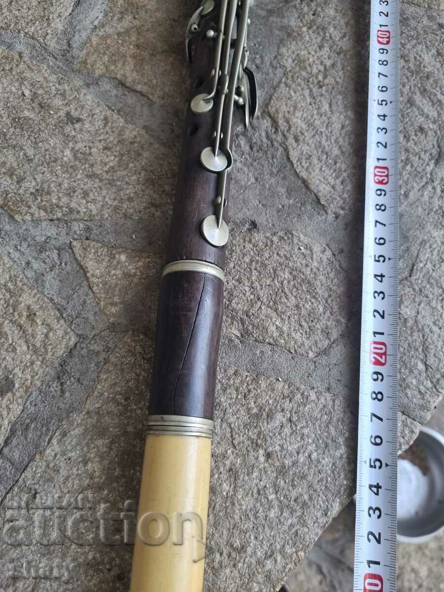 Delivery of An old flute Delivery of An old flute