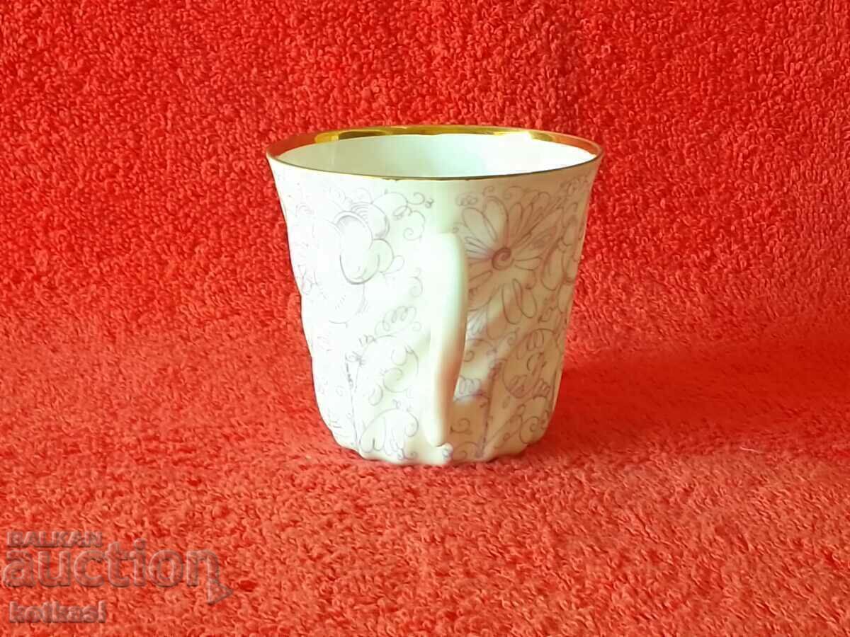 Παλαιό κύπελλο πορσελάνης LFZ ΕΣΣΔ ΕΣΣΔ Ρωσία Επιχρύσωση με τιμή 35.50 BGN | € 18.15 Παλαιό κύπελλο πορσελάνης LFZ ΕΣΣΔ ΕΣΣΔ Ρωσία Επιχρύσωση με τιμή 35.50 BGN | € 18.15