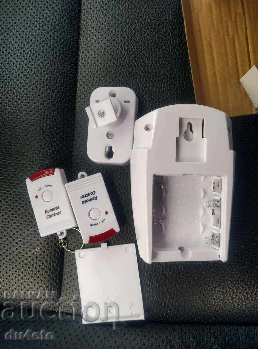 Alarm with motion sensor + 2 remotes, New! with price 20.00 BGN | € 10.23