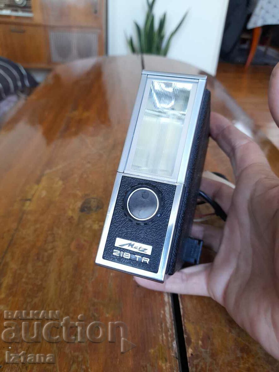 Old Metz 218TR camera flash with price 27.00 BGN | € 13.80 Old Metz 218TR camera flash with price 27.00 BGN | € 13.80