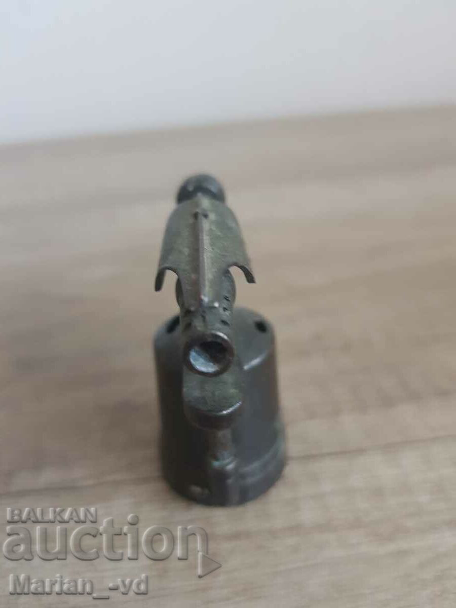 Ascuțitor metalic de colecție cu preț 20.00 BGN | € 10.23