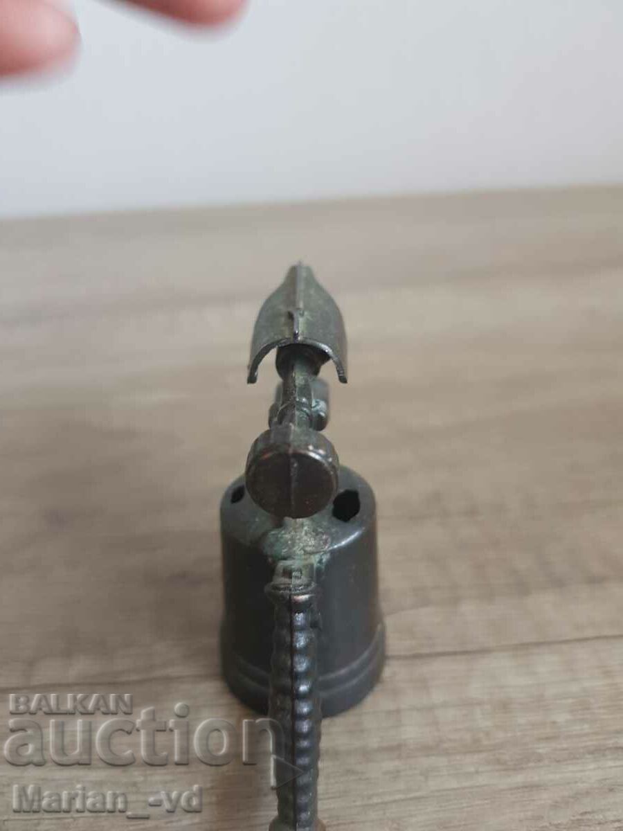 Livrarea Ascuțitor metalic de colecție