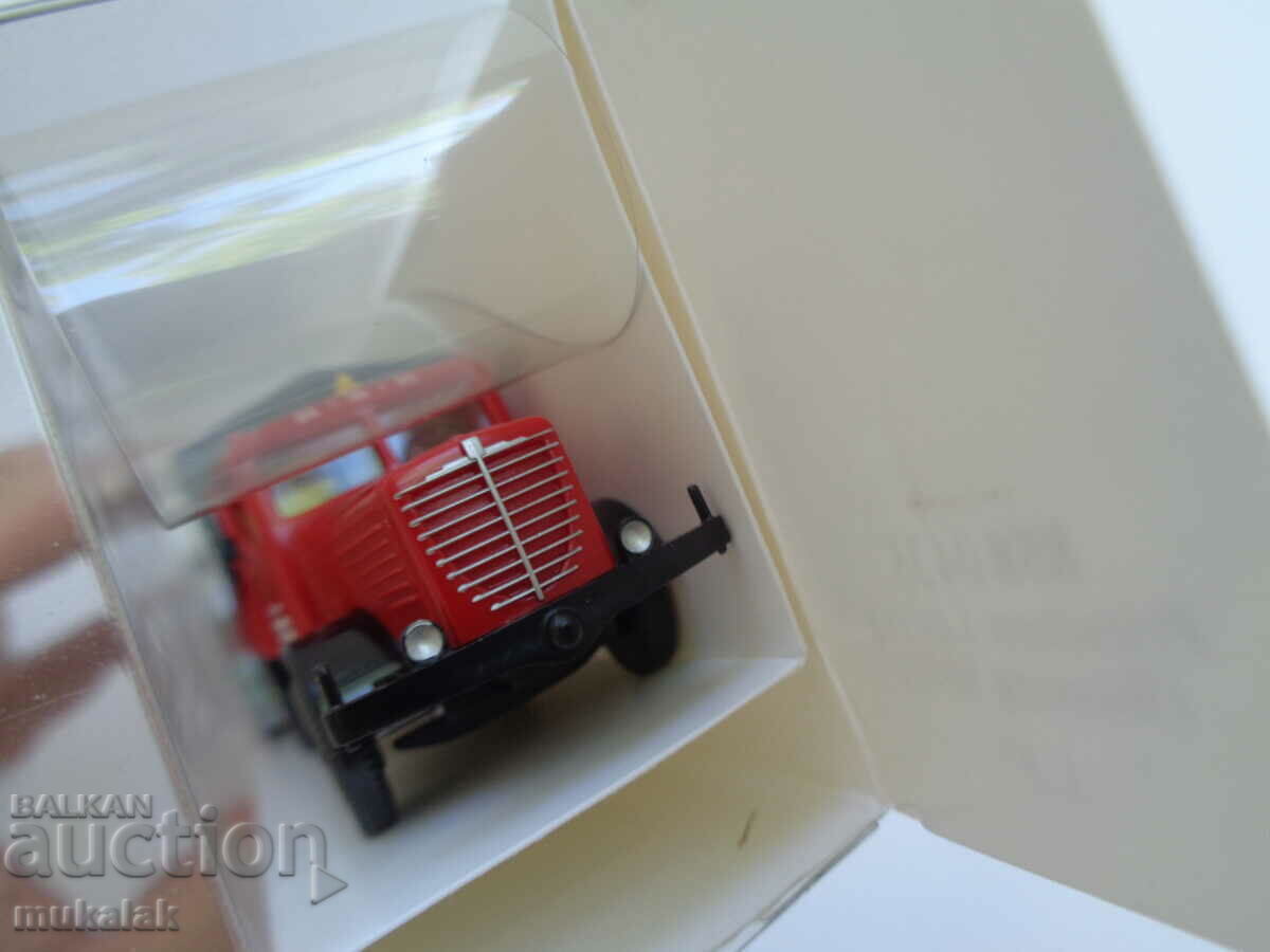 WIKING 1:87 H0 BUSSING TRUCK TROLLEY MODEL - 5 WIKING 1:87 H0 BUSSING TRUCK TROLLEY MODEL - 5