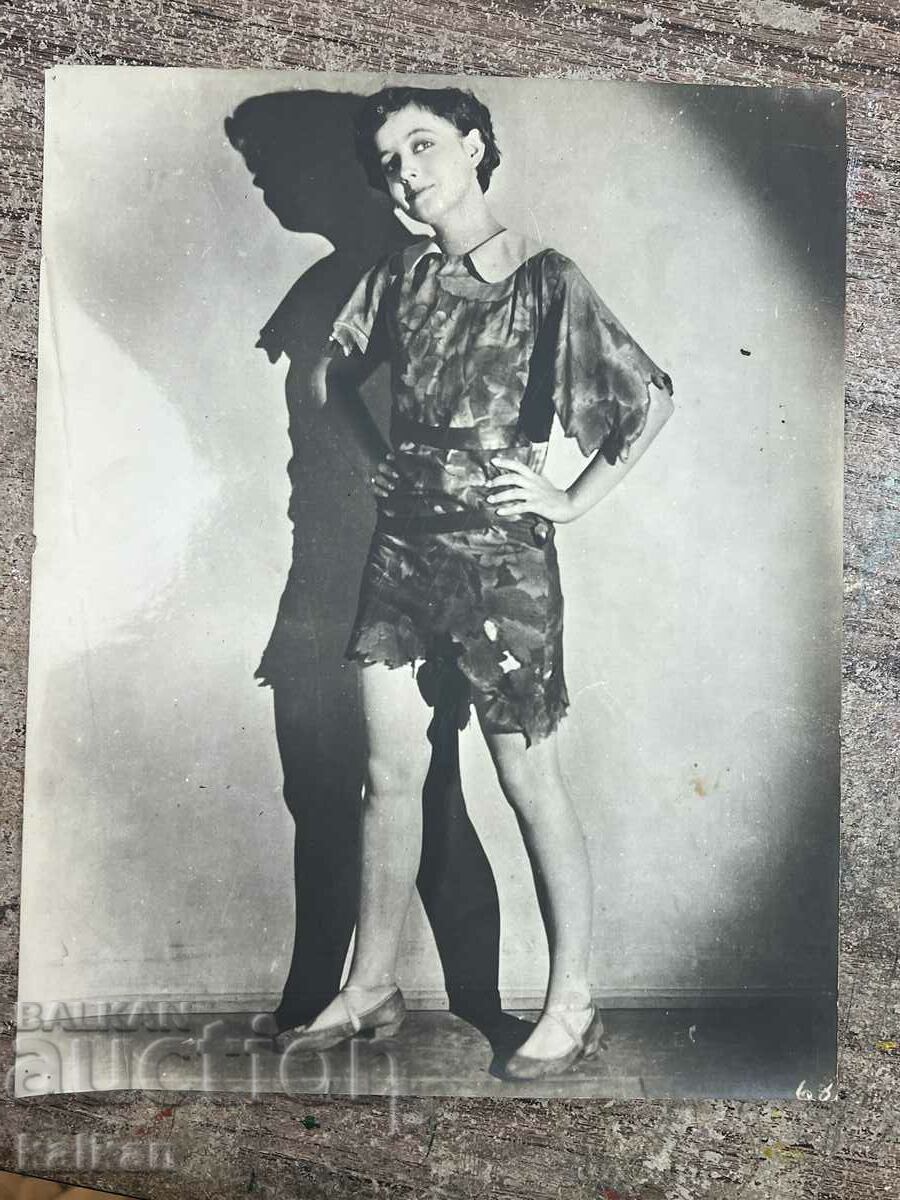 Auction Lots of photos of actresses from the recent past Auction Lots of photos of actresses from the recent past