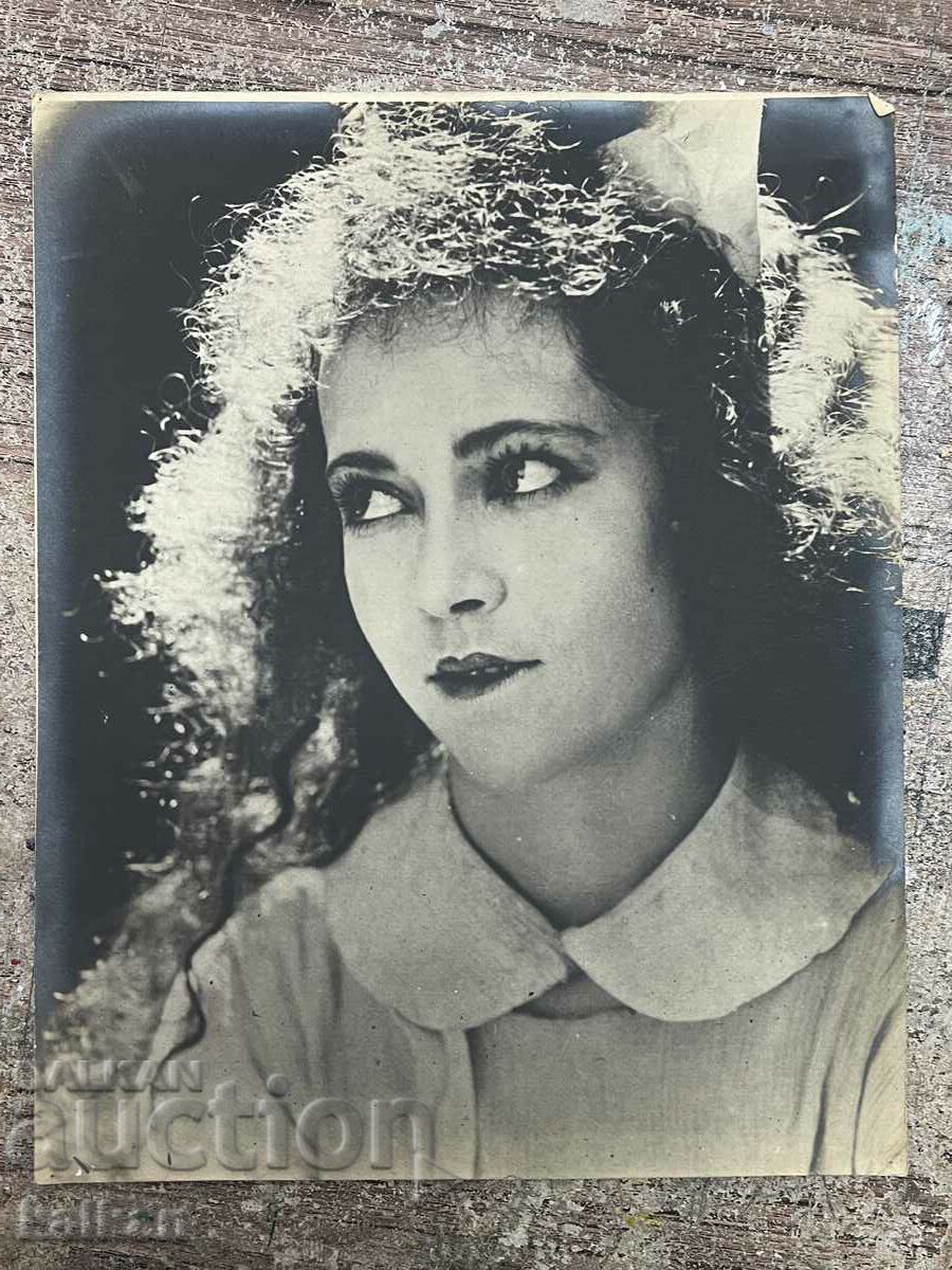 Delivery of Lots of photos of actresses from the recent past Delivery of Lots of photos of actresses from the recent past