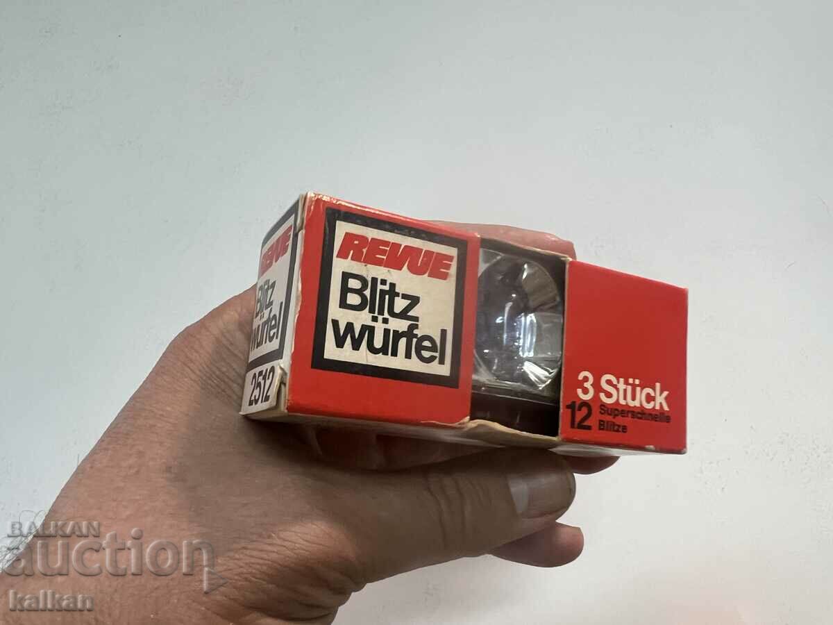 Стари светкавици - нови в кутия с цена 15.00 лв. | € 7.67 Стари светкавици - нови в кутия с цена 15.00 лв. | € 7.67