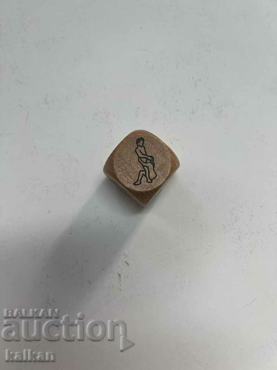 Delivery of Wooden dice with sexual poses Delivery of Wooden dice with sexual poses