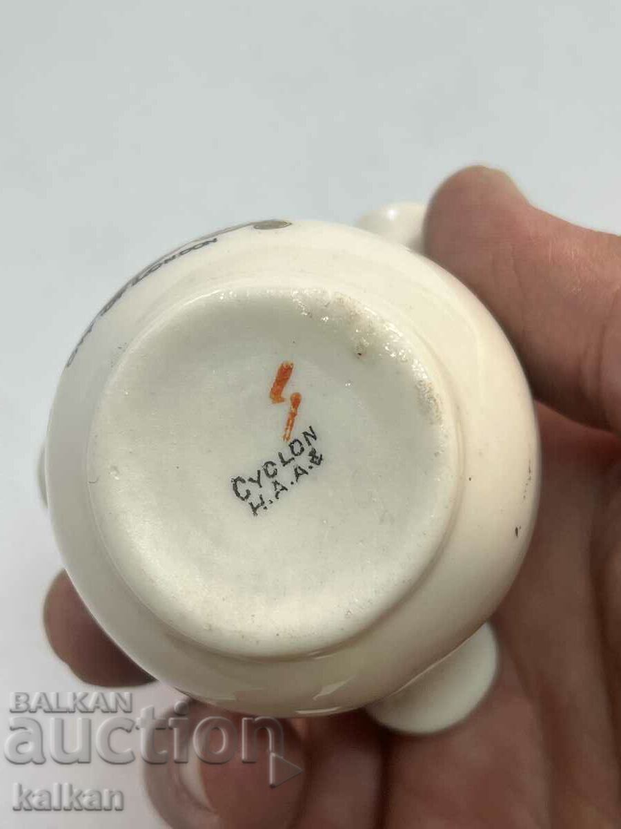 Аукцион Порцеланова фигурка английска Аукцион Порцеланова фигурка английска