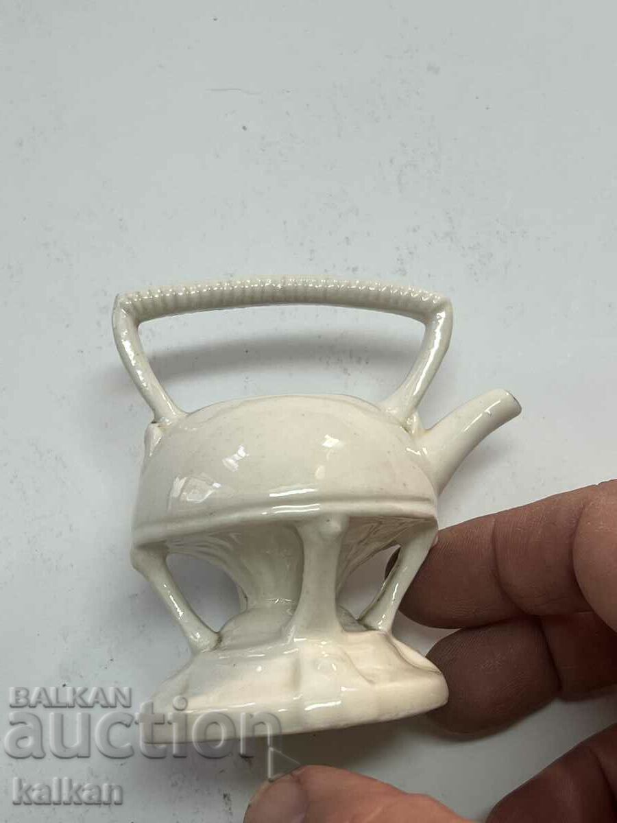 Πορσελάνινο ειδώλιο με τιμή 10.00 BGN | € 5.11 Πορσελάνινο ειδώλιο με τιμή 10.00 BGN | € 5.11