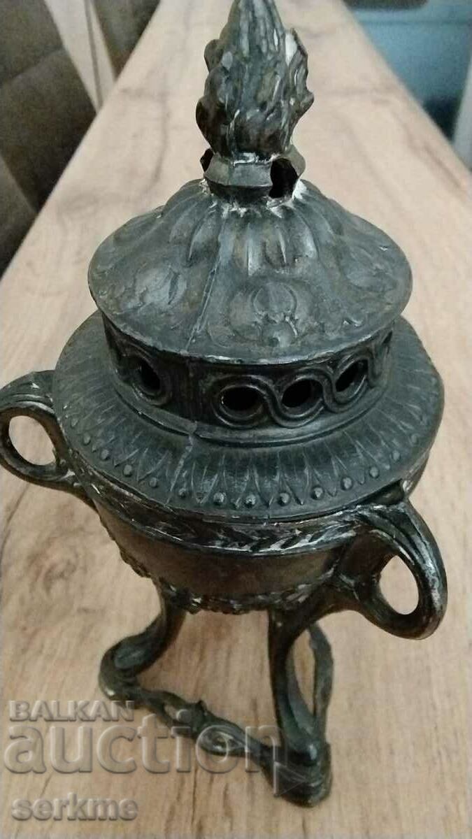 Lamp holder - 7 Lamp holder - 7