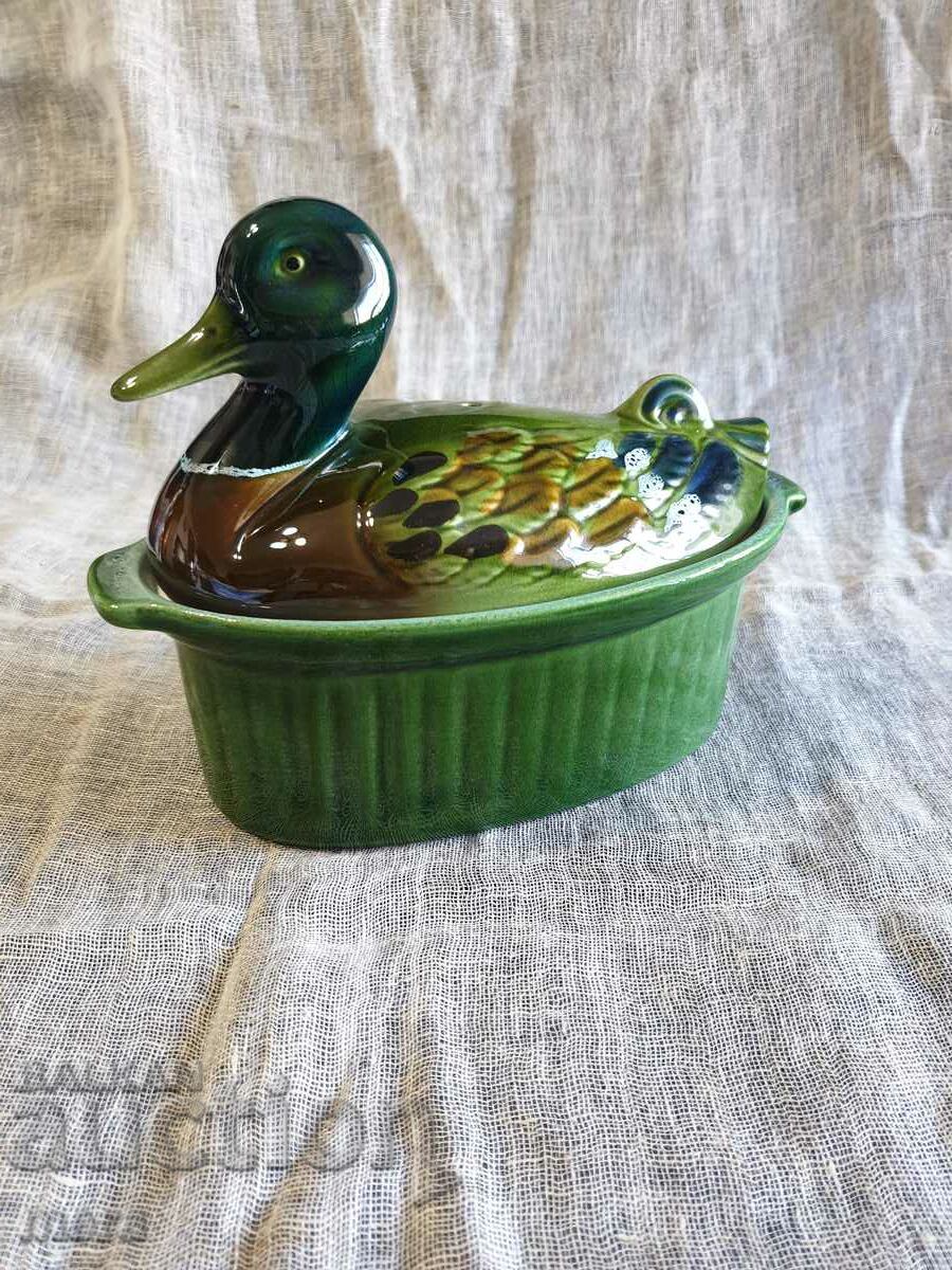 French duck-shaped baking dish