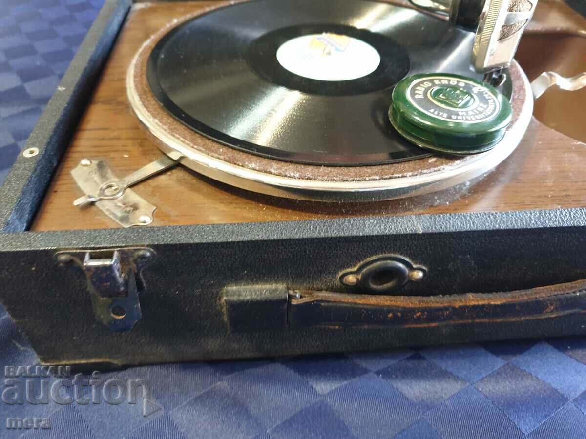 Δημοπρασία Ένα άψογο πικάπ ELECTROLA από τις αρχές του περασμένου αιώνα Δημοπρασία Ένα άψογο πικάπ ELECTROLA από τις αρχές του περασμένου αιώνα