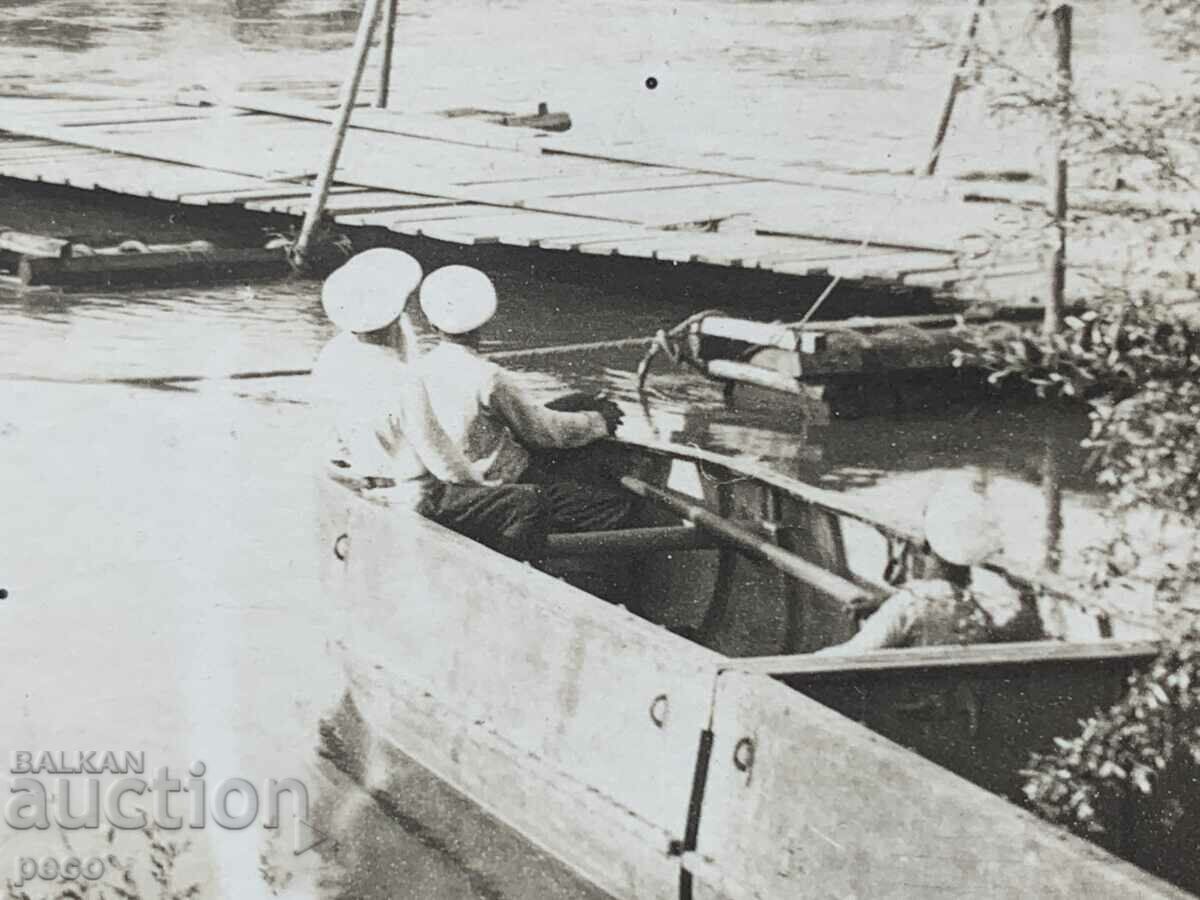 Παράδοση Παλιά φωτογραφία στρατιωτική γέφυρα πλωτού Pontooners Παράδοση Παλιά φωτογραφία στρατιωτική γέφυρα πλωτού Pontooners