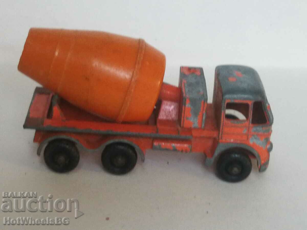 MATCHBOX LESNEY. No 26B Foden Cement Mixer 1961 with price 8.99 BGN | € 4.60 MATCHBOX LESNEY. No 26B Foden Cement Mixer 1961 with price 8.99 BGN | € 4.60