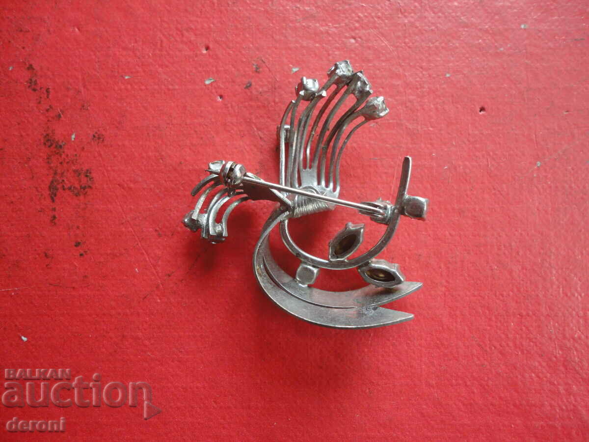 Delivery of Great brooch with 55 stones Delivery of Great brooch with 55 stones