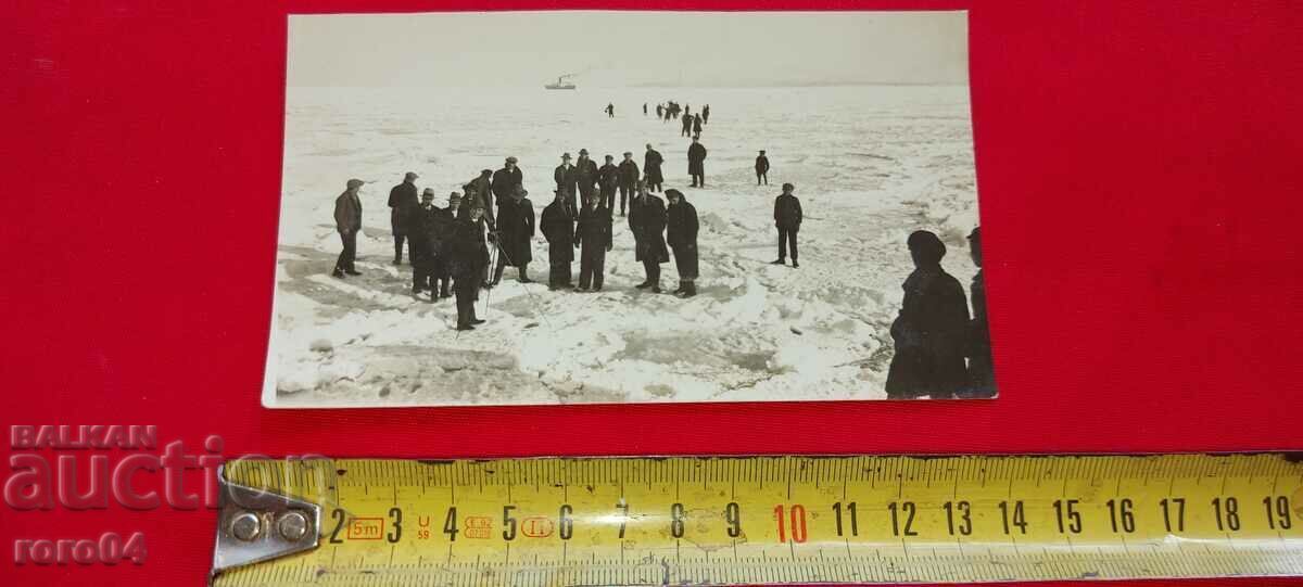 БУРГАС - ЗАМРЪЗНАЛО МОРЕ - 1929 г. с цена € 17.99 | 35.19 лв.