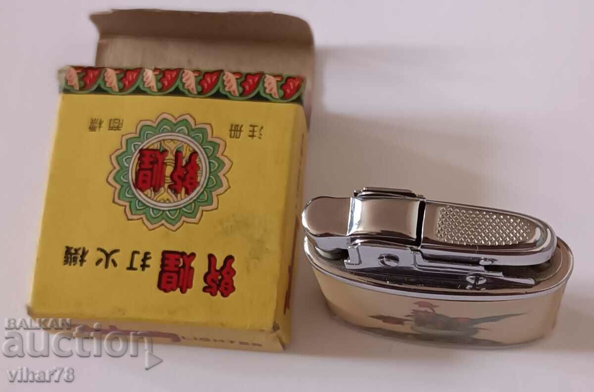 Αναπτήρας με κουτί με τιμή 65.99 BGN | € 33.74 Αναπτήρας με κουτί με τιμή 65.99 BGN | € 33.74