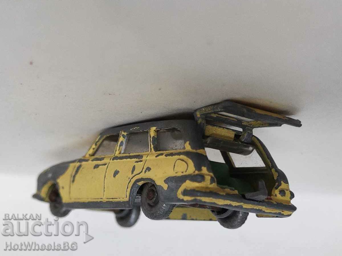 MATCHBOX LESNEY. No. 38B Vauxhall Victor Estate Car 1963 - 7 MATCHBOX LESNEY. No. 38B Vauxhall Victor Estate Car 1963 - 7