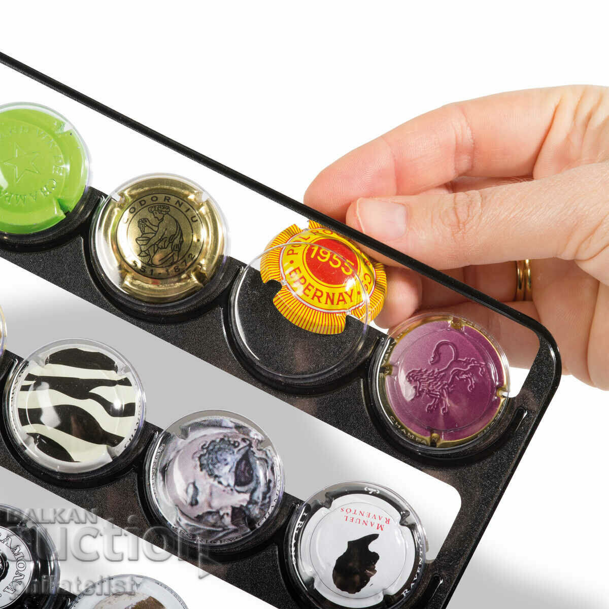 Delivery of Leuchtturm -Grande bottle cap album, with 5 pages Delivery of Leuchtturm -Grande bottle cap album, with 5 pages