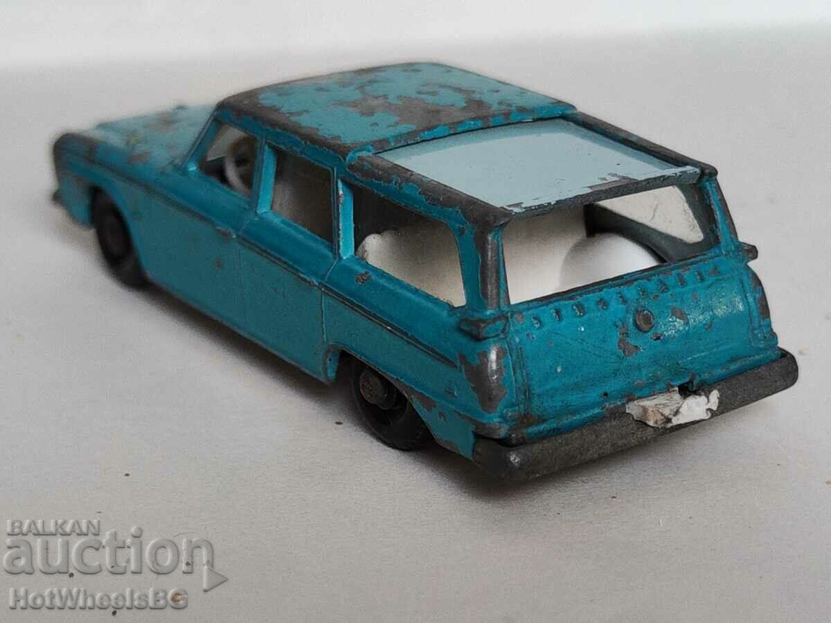 Delivery of -MATCHBOX LESNEY. No. 42B Studebaker Station Wagon 1965