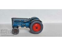 - MATCHBOX LESNEY. No. 72A Ford Tractor 1959