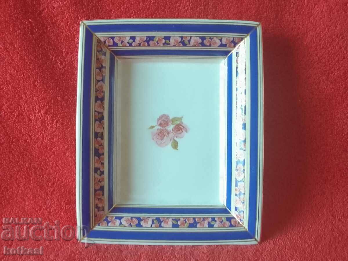 The old porcelain plate bowl gilt ENGLAND with price 25.50 BGN | € 13.04 The old porcelain plate bowl gilt ENGLAND with price 25.50 BGN | € 13.04