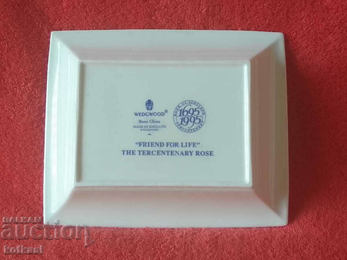 Delivery of The old porcelain plate bowl gilt ENGLAND Delivery of The old porcelain plate bowl gilt ENGLAND