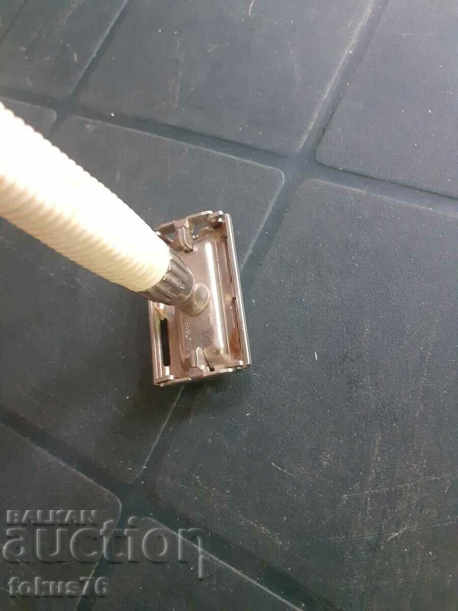 Auction  Old Gillette England razor