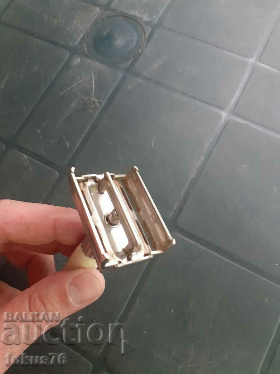 Delivery of Old Gillette England razor