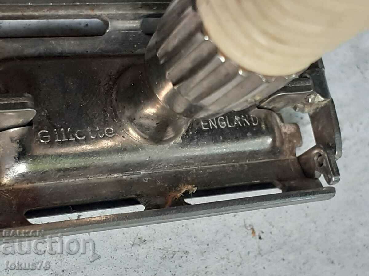 Old Gillette England razor - 5