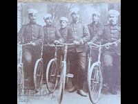 Свързочници с велосипеди 1907 г. стара снимка колела