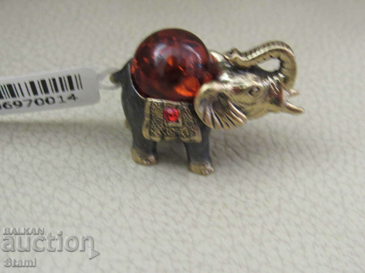 Delivery of Elephant figure-bronze and premium Baltic amber-cognac Delivery of Elephant figure-bronze and premium Baltic amber-cognac