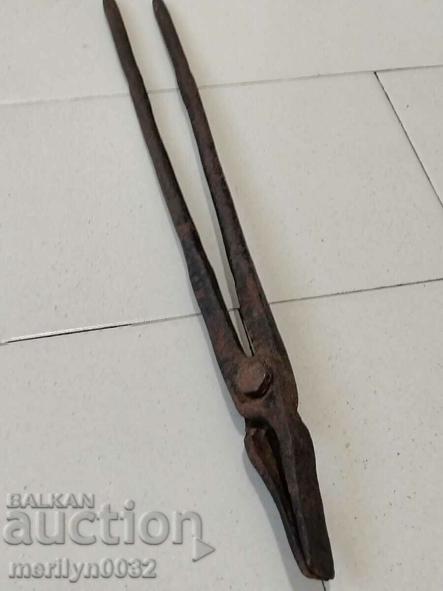 Παλιά λαβίδα σιδηρουργού, έρπητα ζωστήρα, σφυρήλατο σίδερο