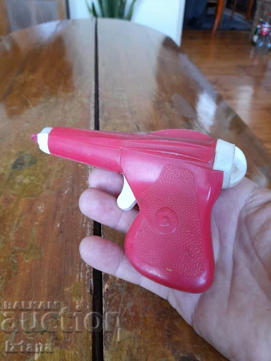 Ένα παλιό παιδικό όπλο με τιμή 37.00 BGN | € 18.92 Ένα παλιό παιδικό όπλο με τιμή 37.00 BGN | € 18.92