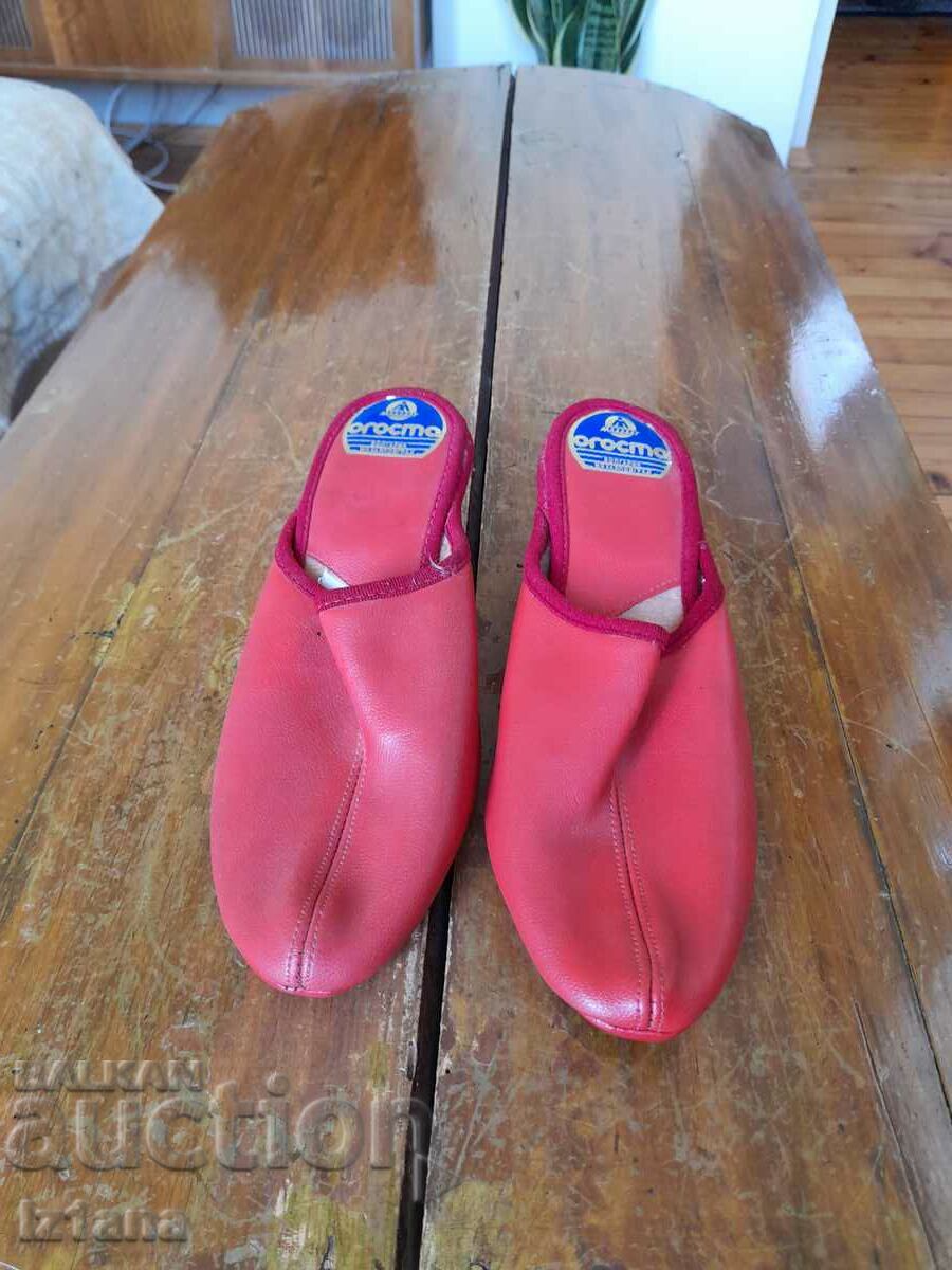 Old Women's Slippers Mladost Augusta