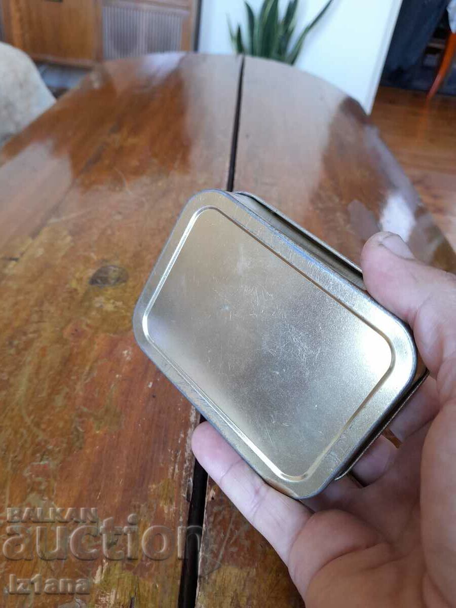 Auction Old Daily Dream pipe tobacco box Auction Old Daily Dream pipe tobacco box