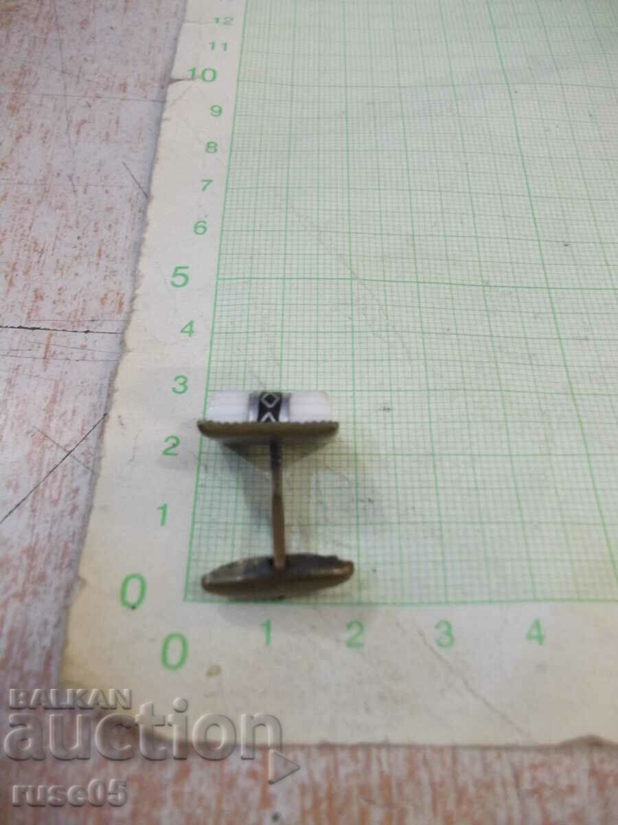 Auction Buttonel old Auction Buttonel old