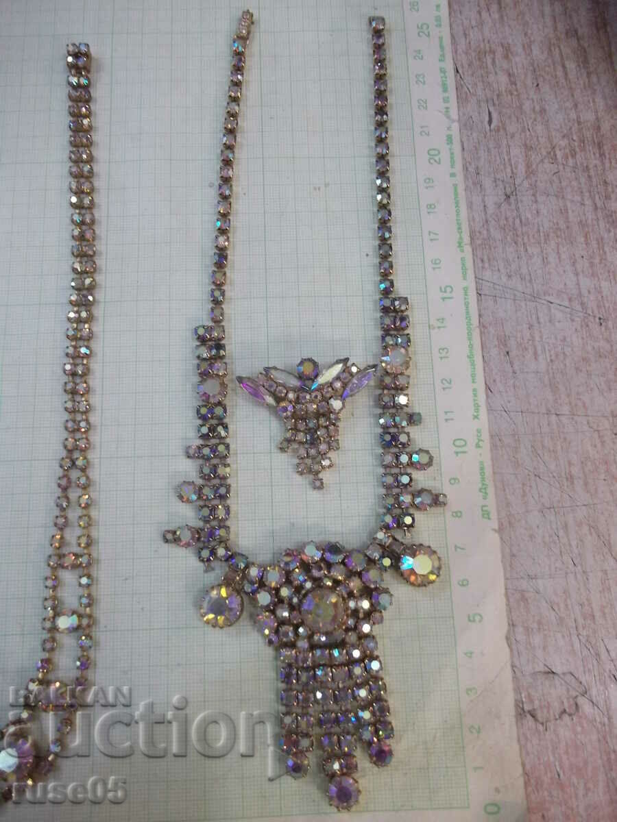 Lot of 2 pcs. necklaces and brooch with price 50.00 BGN | € 25.56