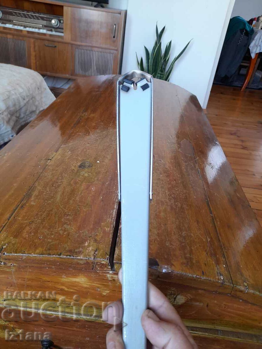 Delivery of Old rod stand Delivery of Old rod stand